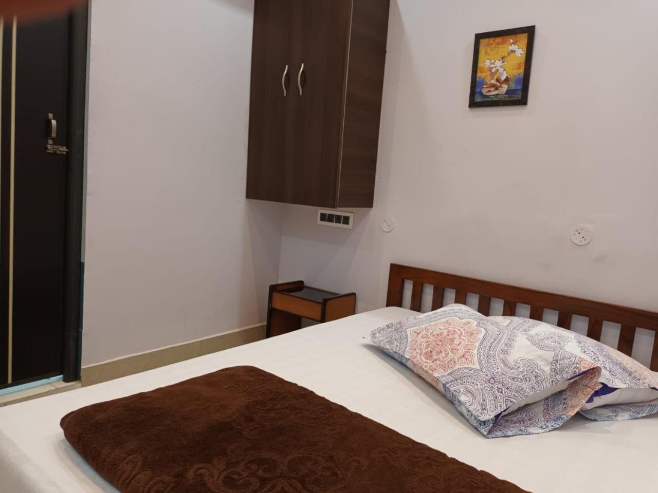 גווהטי Govardhan Home Stay מראה חיצוני תמונה